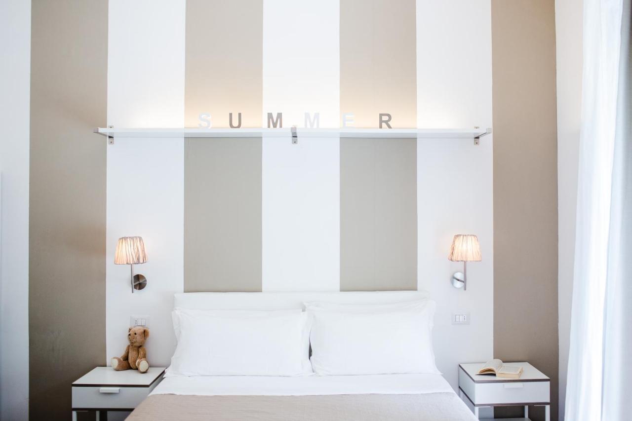 De La Ville Hotel Cattolica Kültér fotó