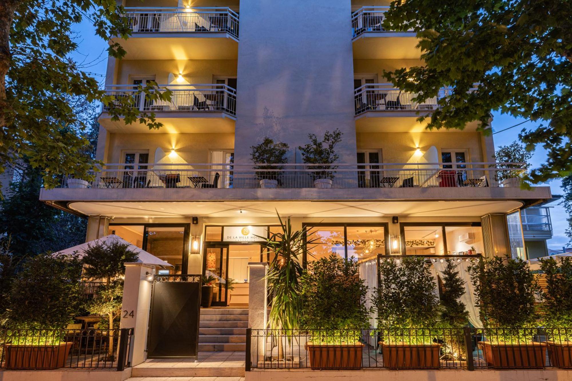 De La Ville Hotel Cattolica Kültér fotó