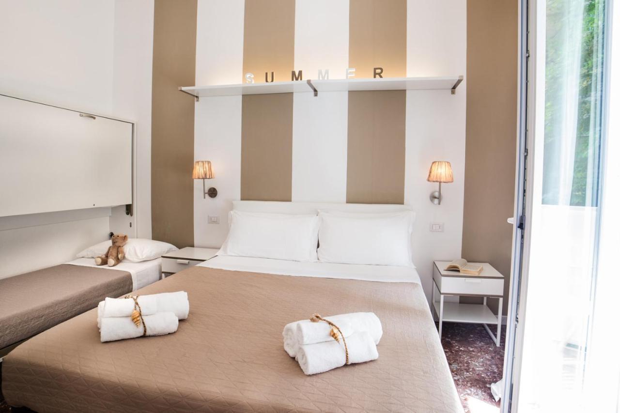 De La Ville Hotel Cattolica Kültér fotó